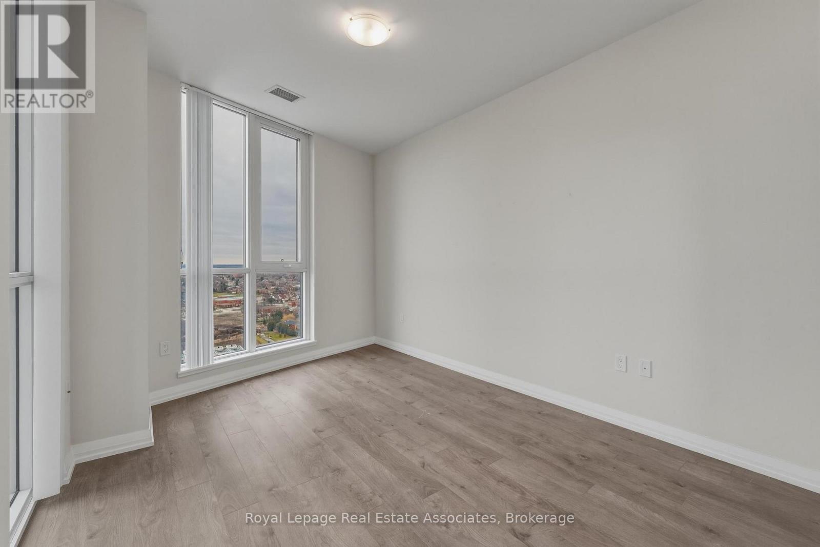 1504 - 65 Watergarden Drive, Mississauga, Ontario  L5R 0G9 - Photo 18 - W12921024