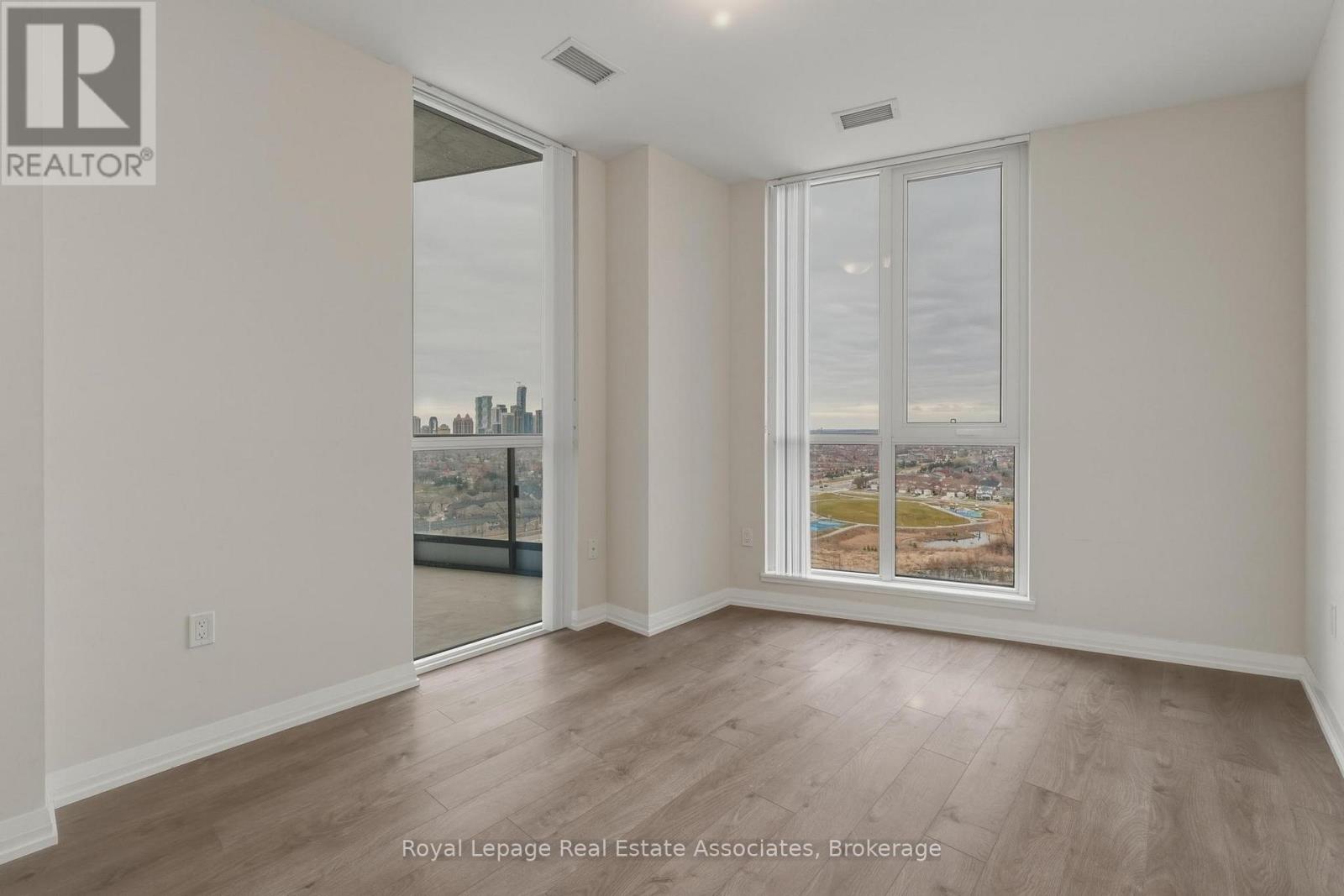 1504 - 65 Watergarden Drive, Mississauga, Ontario  L5R 0G9 - Photo 19 - W12921024