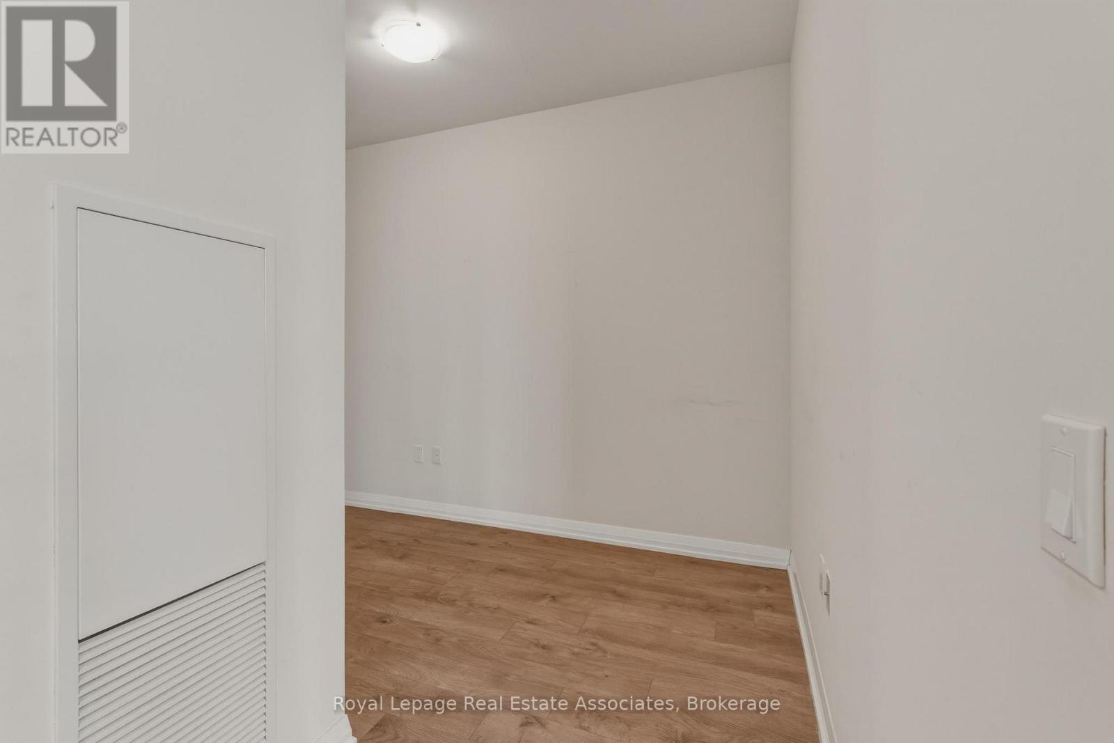 1504 - 65 Watergarden Drive, Mississauga, Ontario  L5R 0G9 - Photo 21 - W12921024