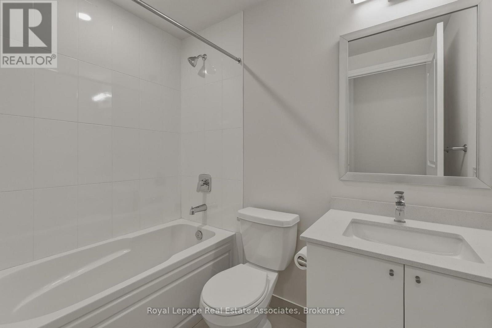 1504 - 65 Watergarden Drive, Mississauga, Ontario  L5R 0G9 - Photo 25 - W12921024