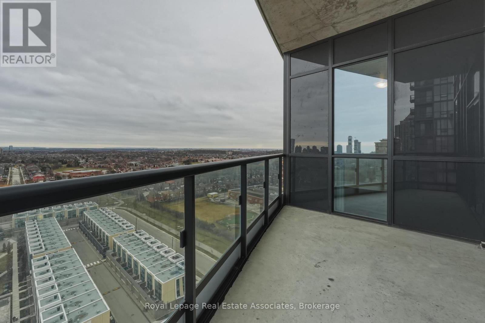 1504 - 65 Watergarden Drive, Mississauga, Ontario  L5R 0G9 - Photo 30 - W12921024