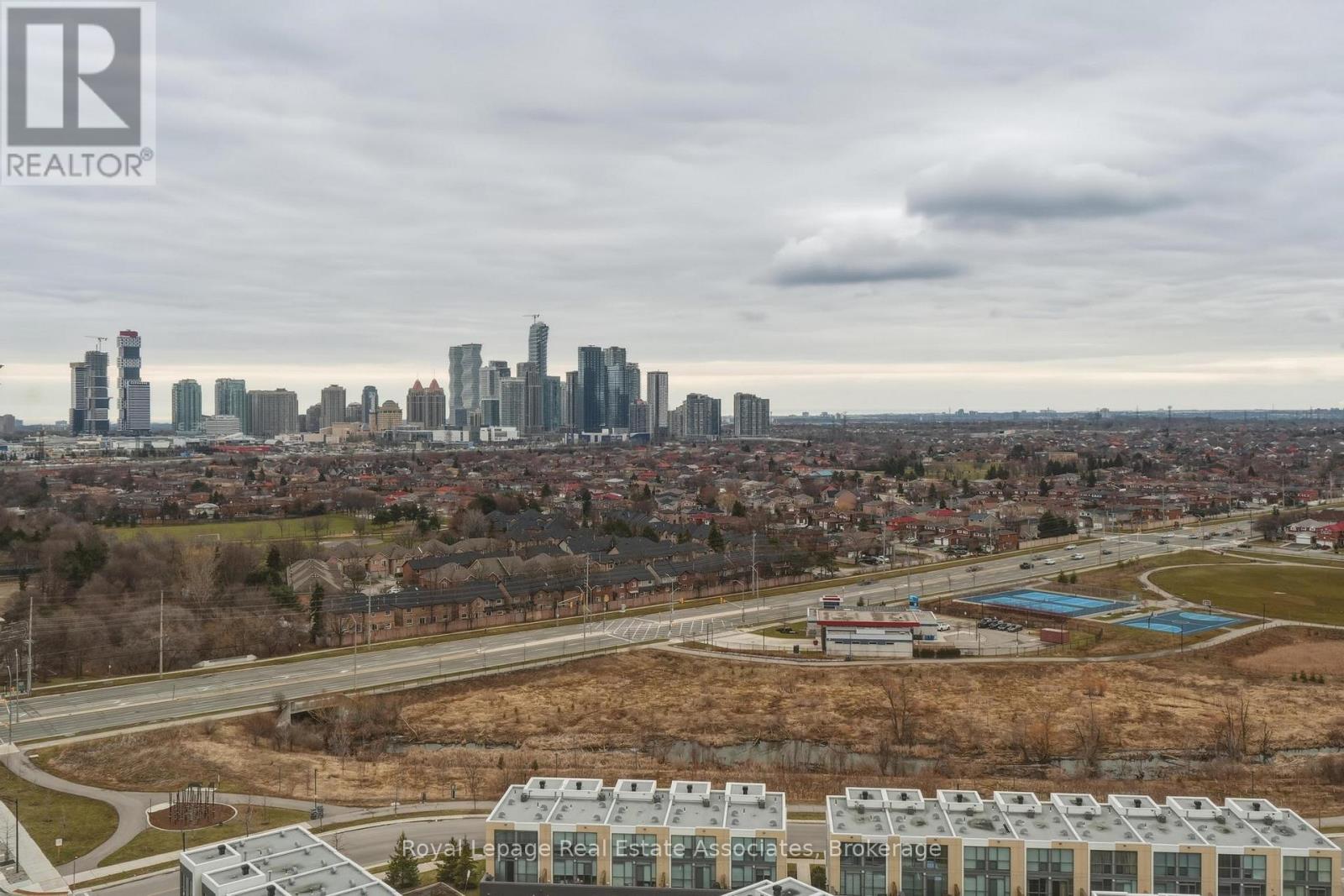 1504 - 65 Watergarden Drive, Mississauga, Ontario  L5R 0G9 - Photo 31 - W12921024