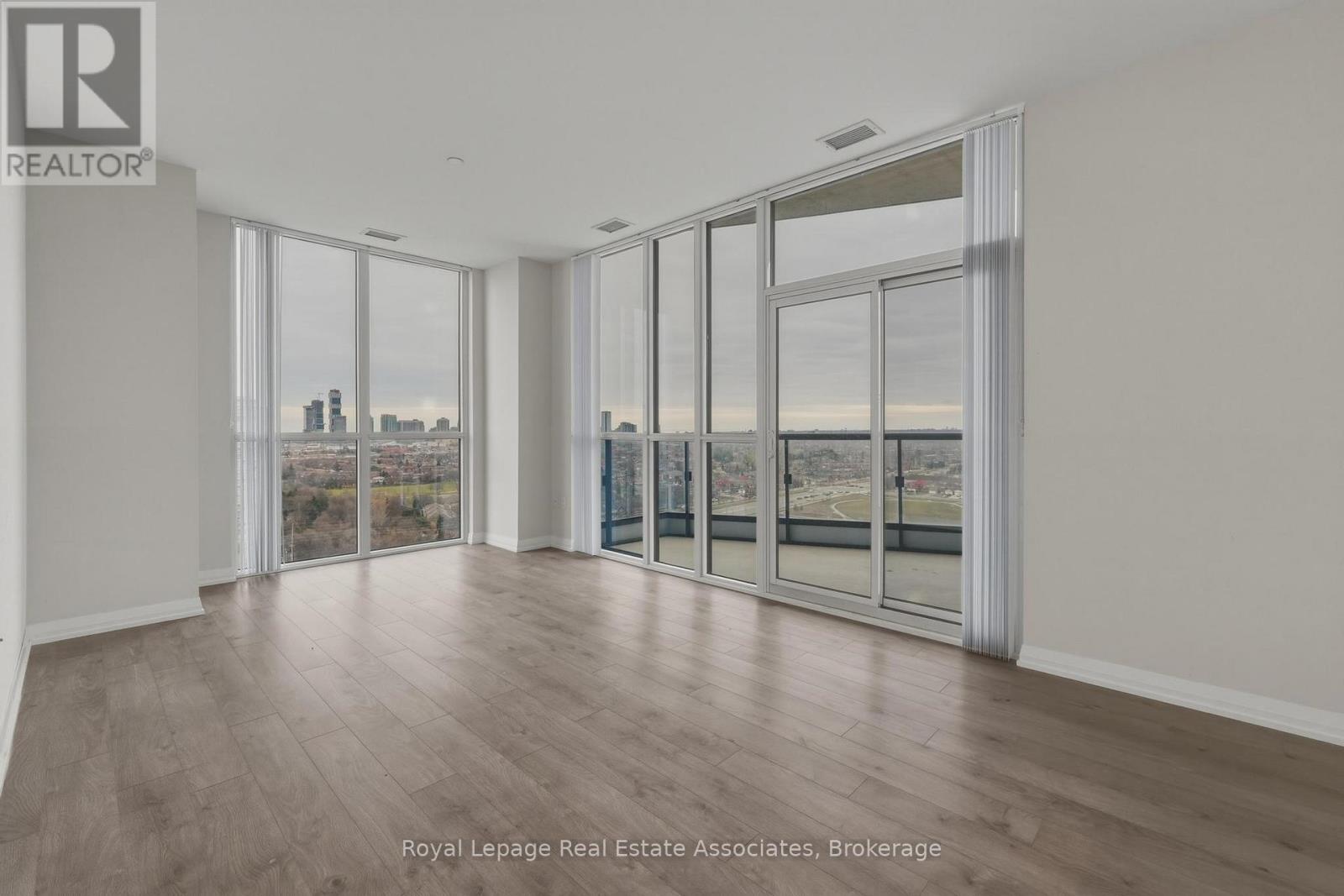 1504 - 65 Watergarden Drive, Mississauga, Ontario  L5R 0G9 - Photo 7 - W12921024