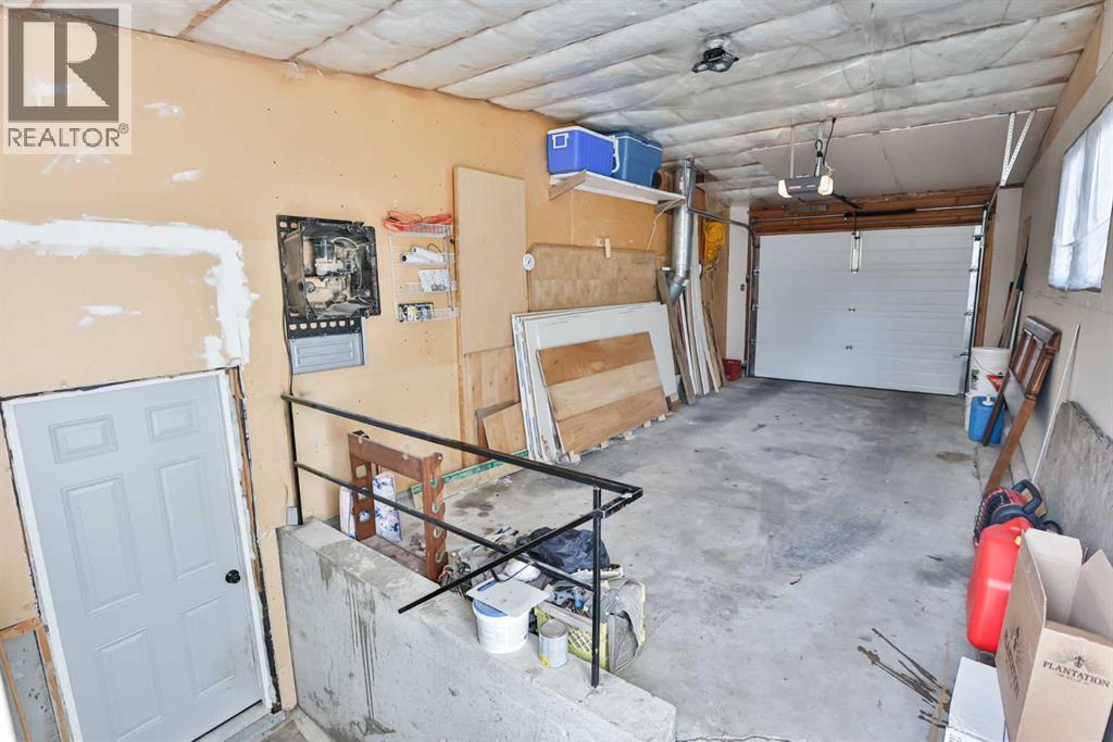 1025 25 Street N, Lethbridge, Alberta  T1H 3V9 - Photo 25 - A2290660