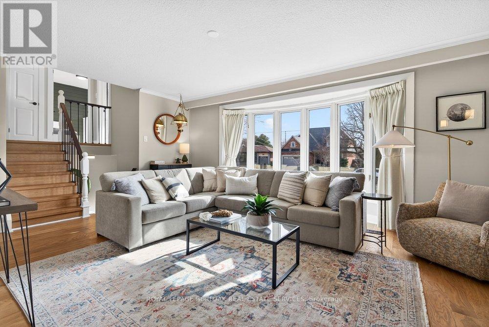 1525 Holburne Road, Mississauga, Ontario  L5E 2L7 - Photo 10 - W12921026