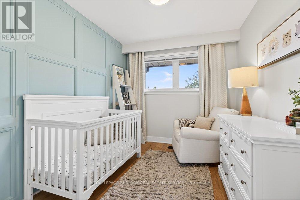 1525 Holburne Road, Mississauga, Ontario  L5E 2L7 - Photo 28 - W12921026