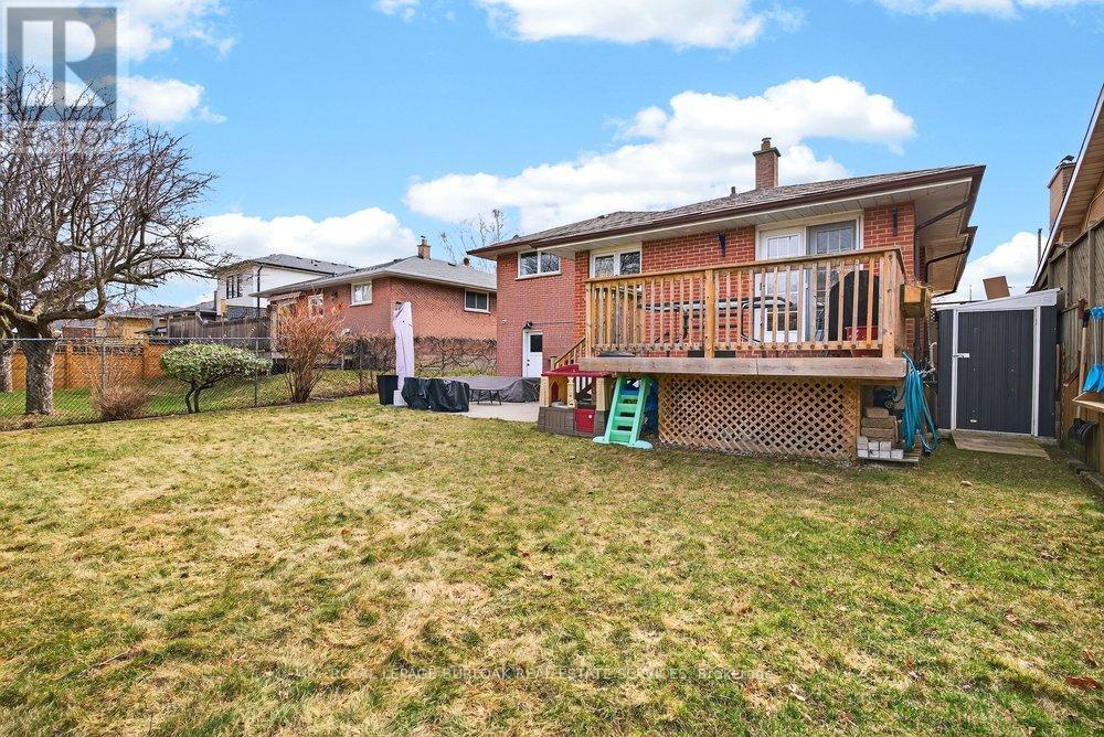 1525 Holburne Road, Mississauga, Ontario  L5E 2L7 - Photo 37 - W12921026