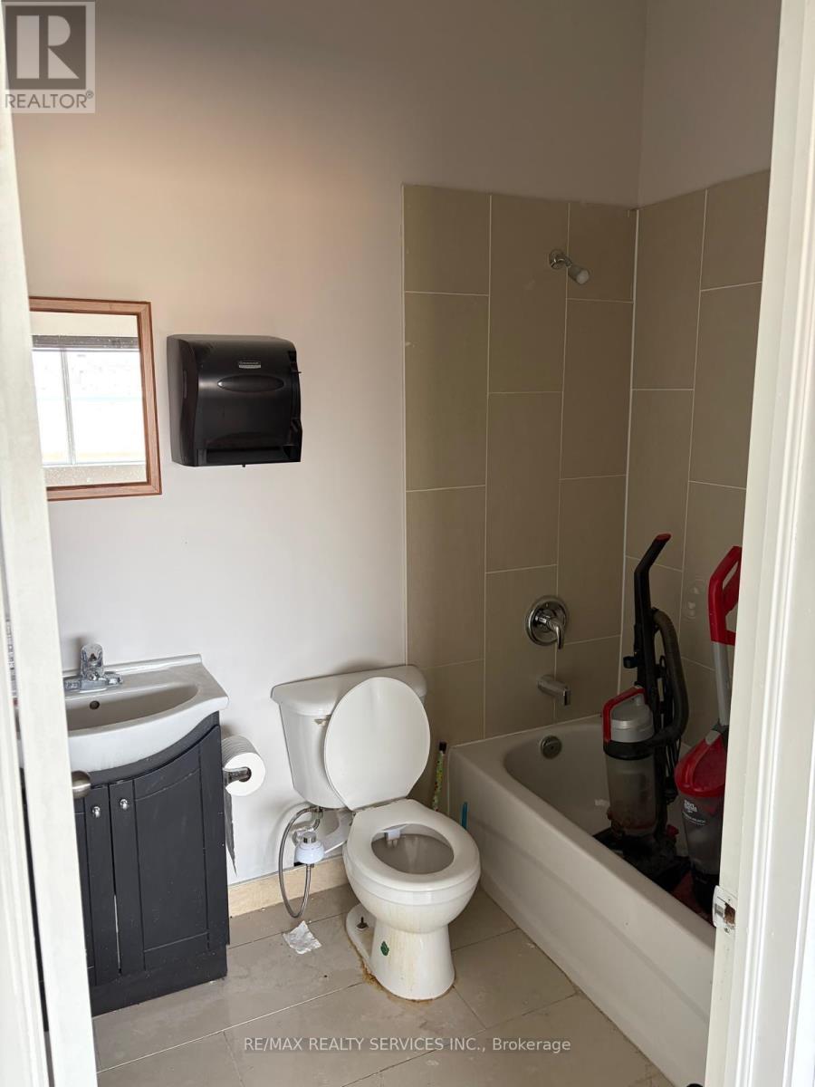 216 - 19 Woodbine Downs Boulevard, Toronto, Ontario  M9W 6N5 - Photo 13 - W12921068