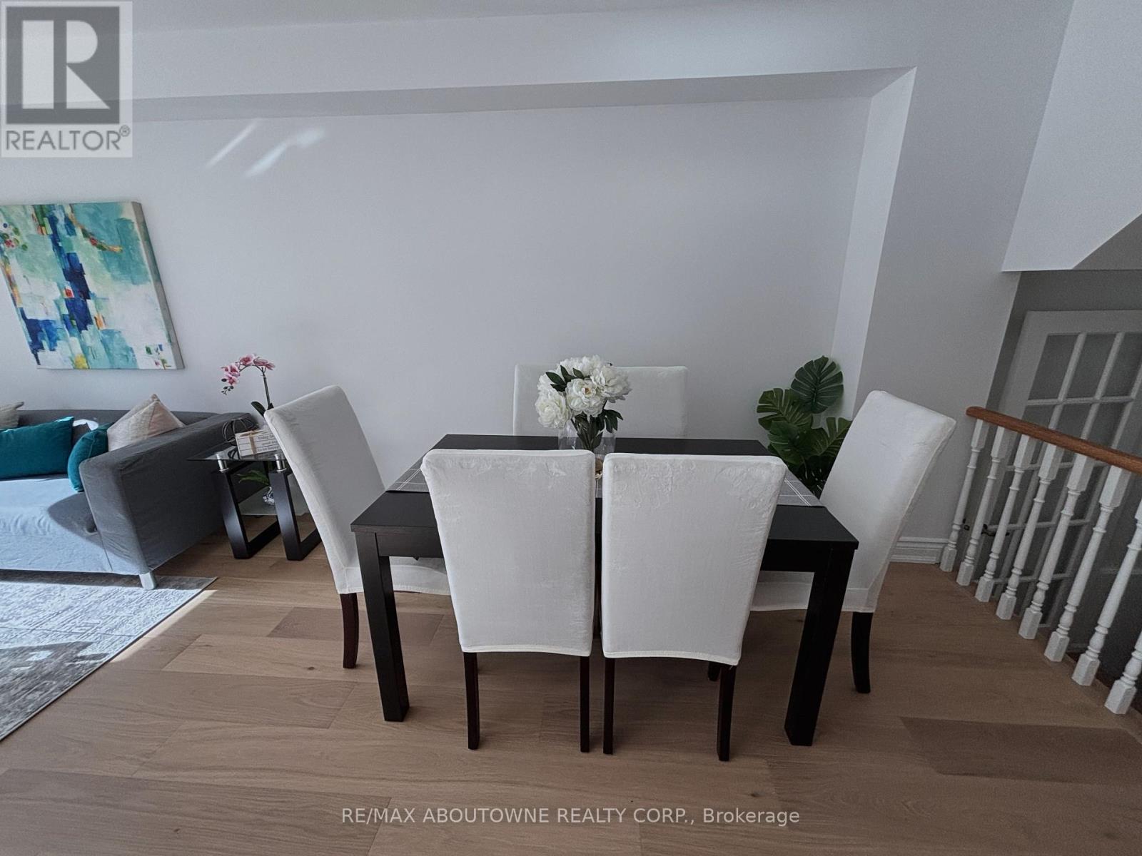 1114 Lindsay Drive, Oakville, Ontario  L6M 3B4 - Photo 11 - W12921138