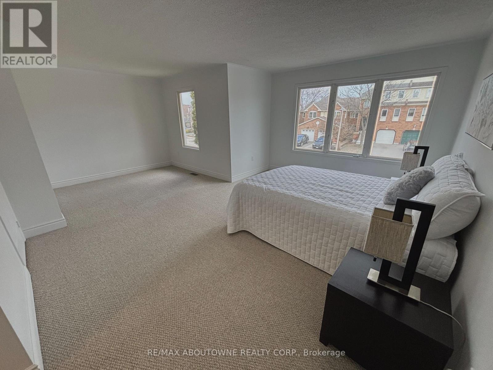 1114 Lindsay Drive, Oakville, Ontario  L6M 3B4 - Photo 24 - W12921138