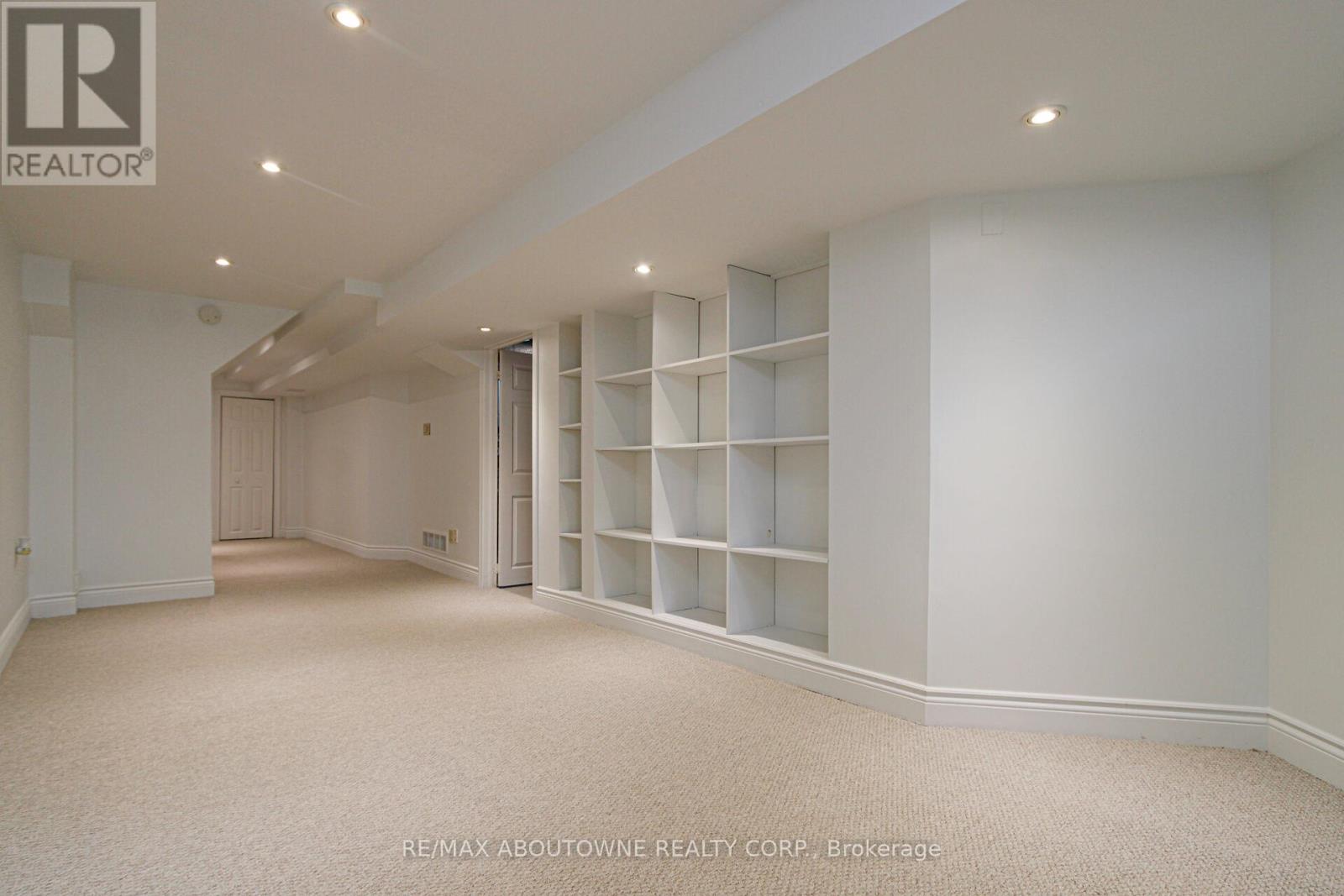 1114 Lindsay Drive, Oakville, Ontario  L6M 3B4 - Photo 30 - W12921138