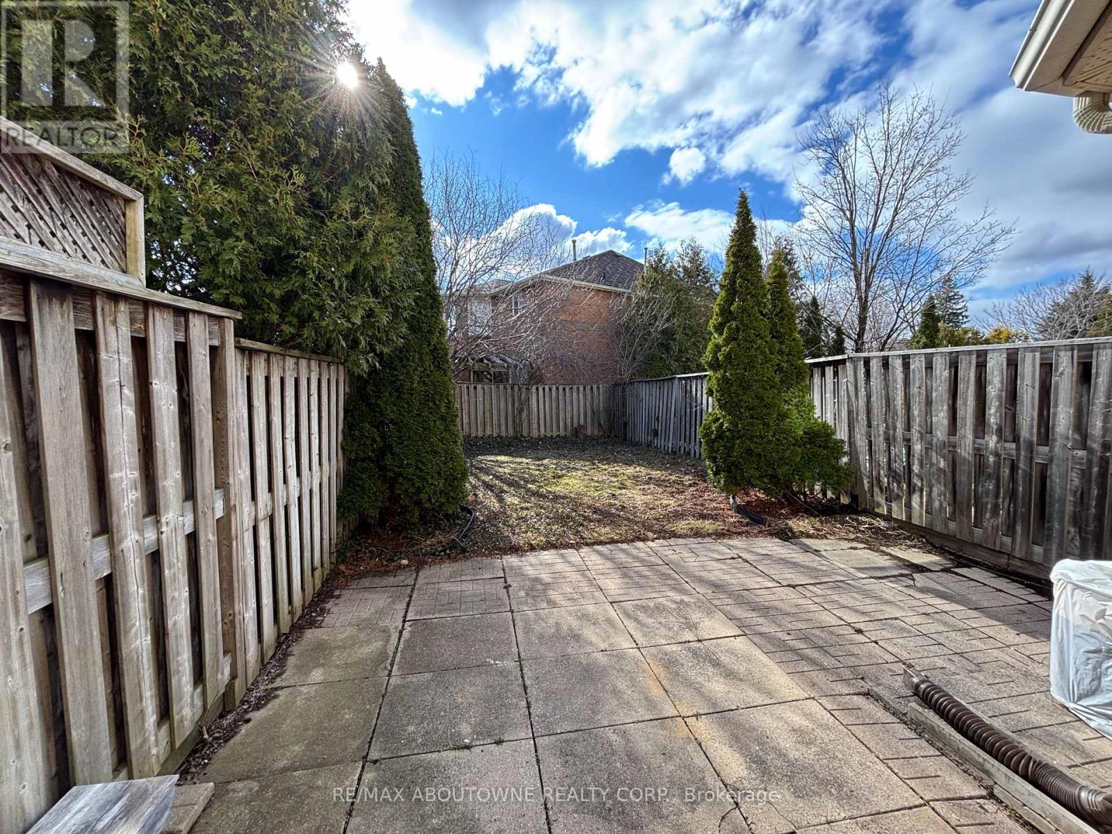 1114 Lindsay Drive, Oakville, Ontario  L6M 3B4 - Photo 37 - W12921138