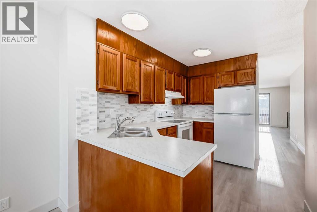 173 Castlebrook Way Ne, Calgary, Alberta  T3J 2A7 - Photo 4 - A2276408