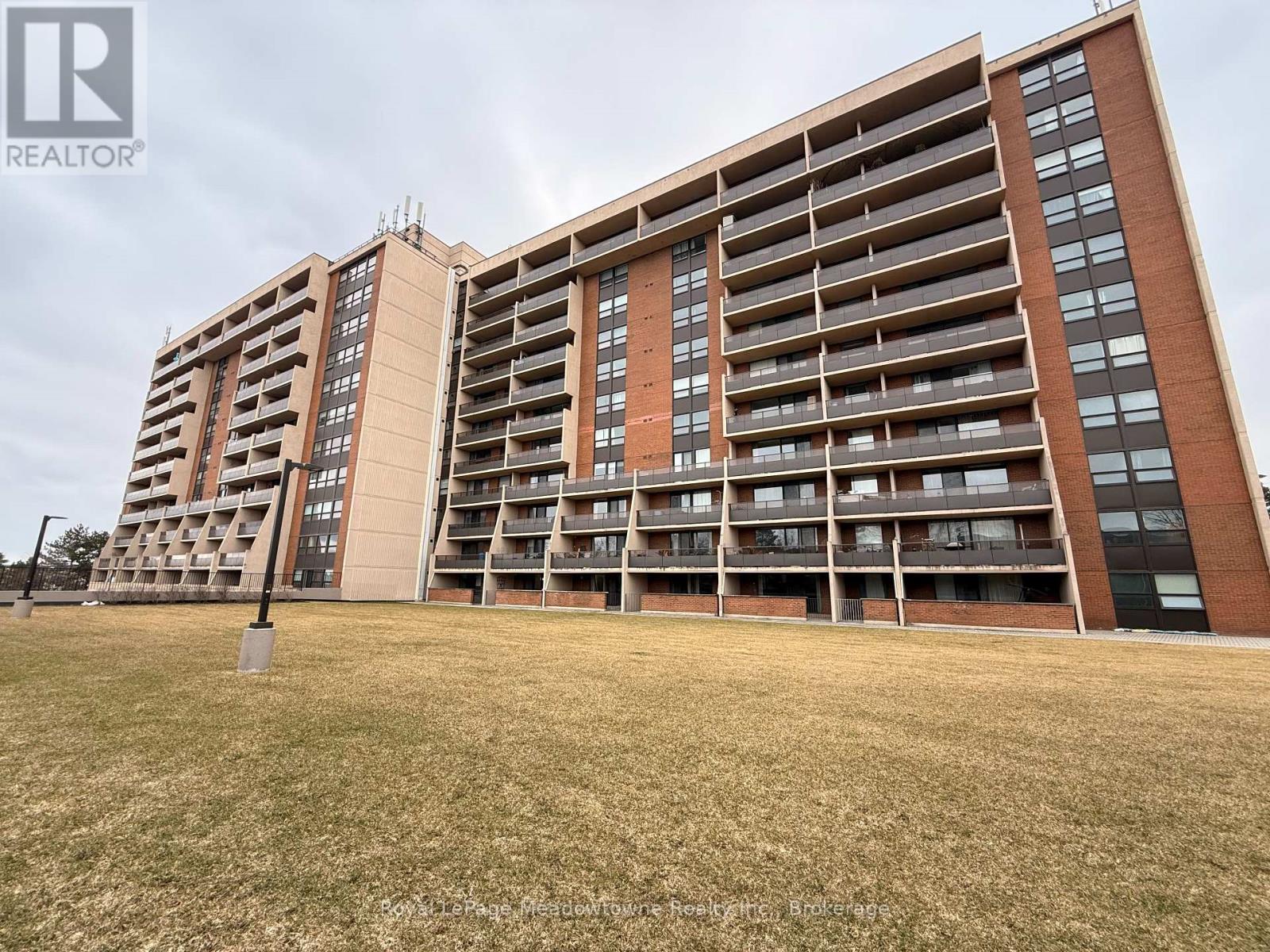 215 - 2929 AQUITAINE AVENUE, Mississauga, Ontario
