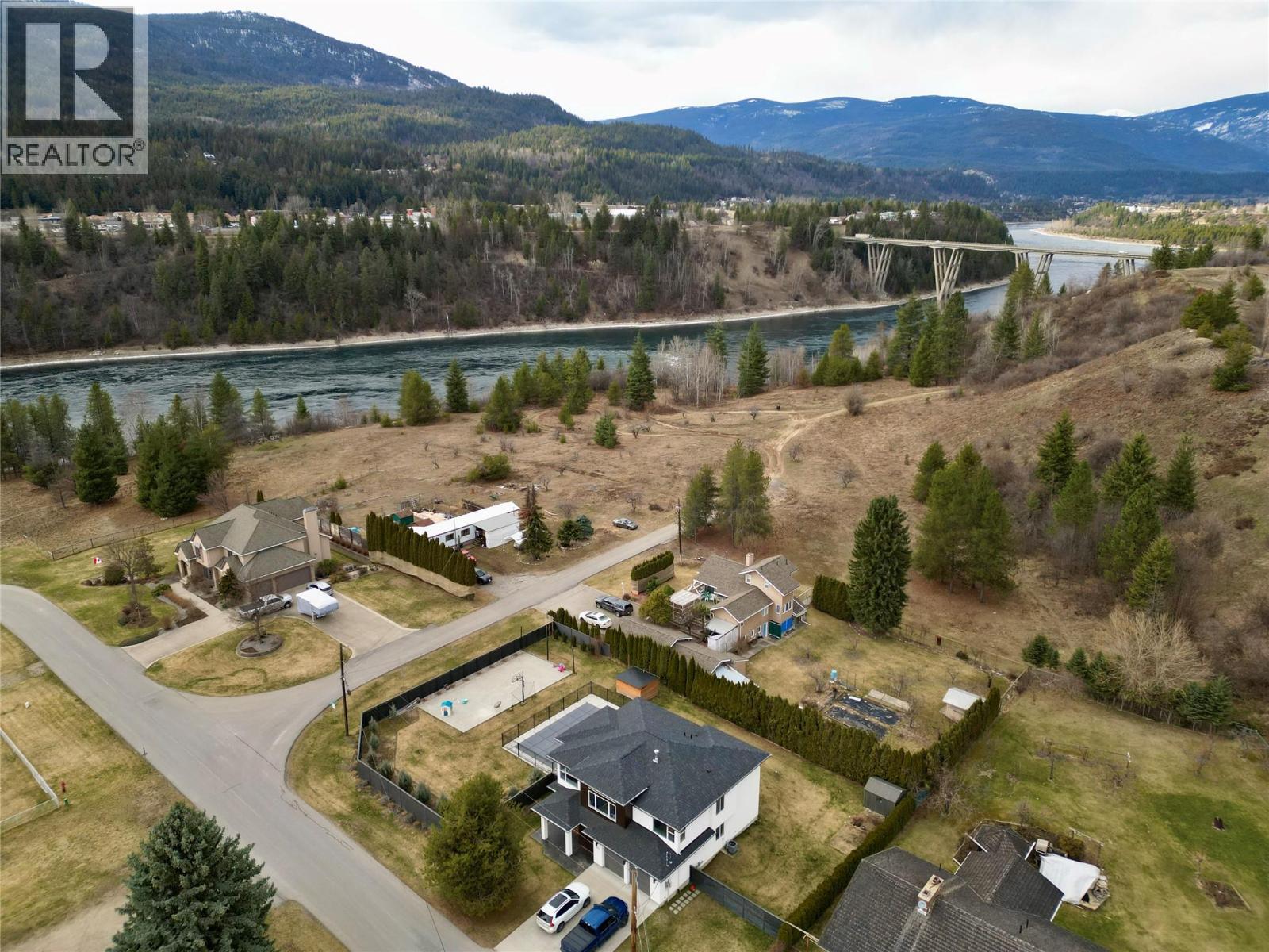 1040 Wild Orchard Lane, Castlegar, British Columbia