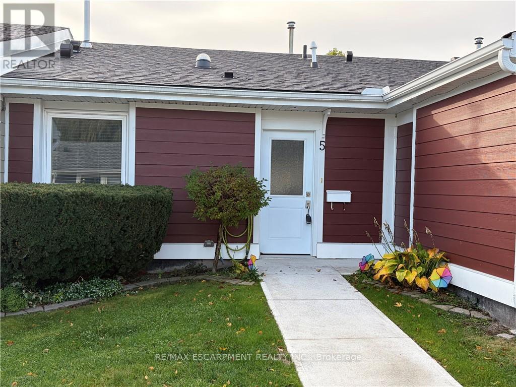 5 Jaczenko Terrace, Hamilton, Ontario  L9B 1T8 - Photo 1 - X12920908