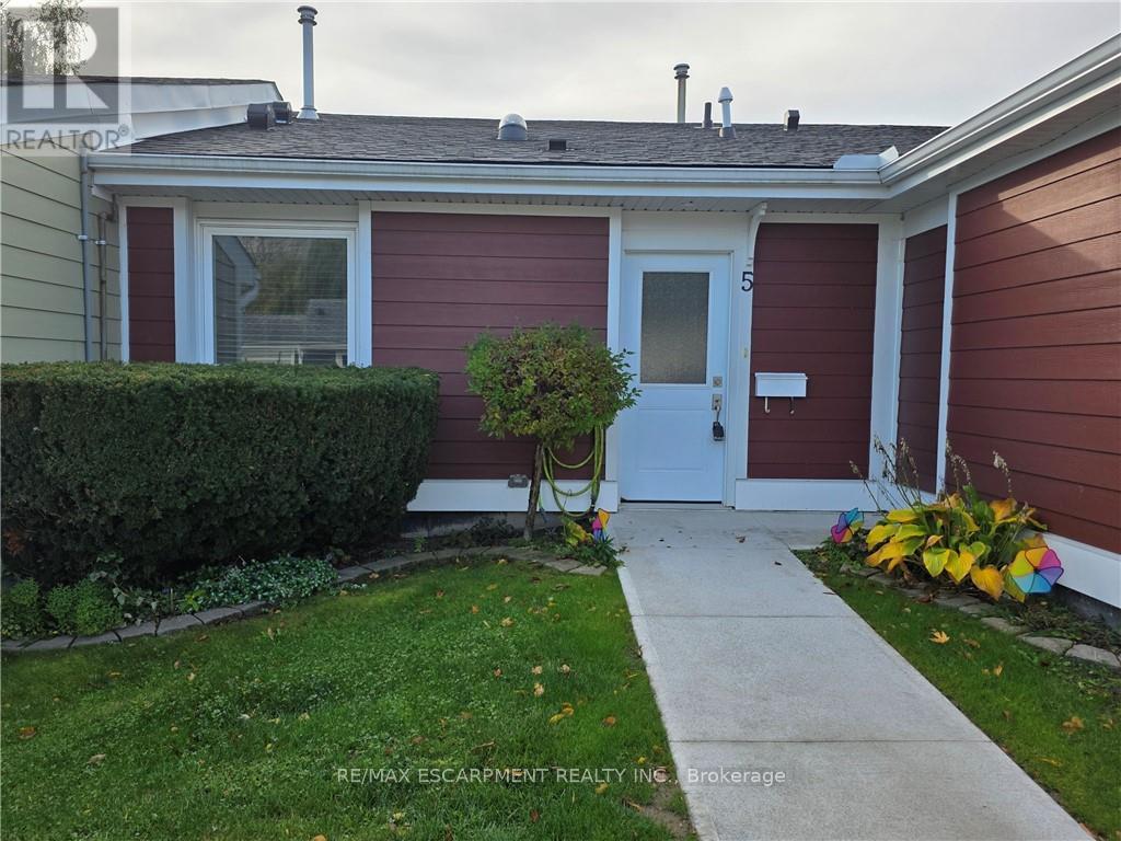 5 Jaczenko Terrace, Hamilton, Ontario  L9B 1T8 - Photo 2 - X12920908