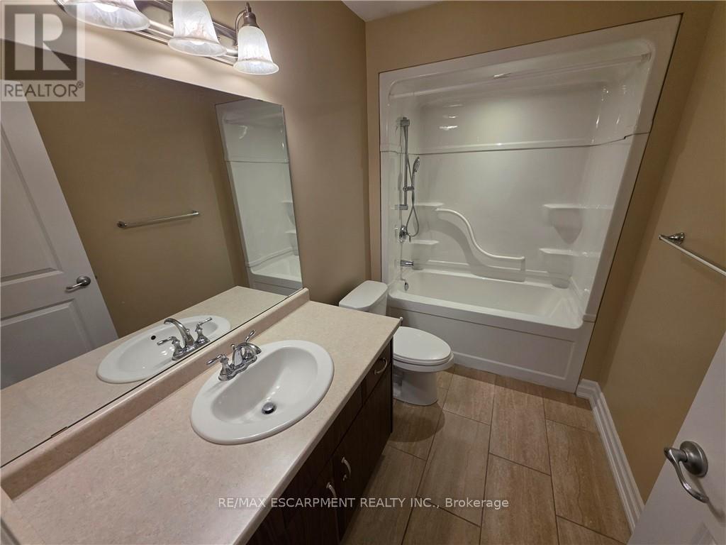 5 Jaczenko Terrace, Hamilton, Ontario  L9B 1T8 - Photo 6 - X12920908