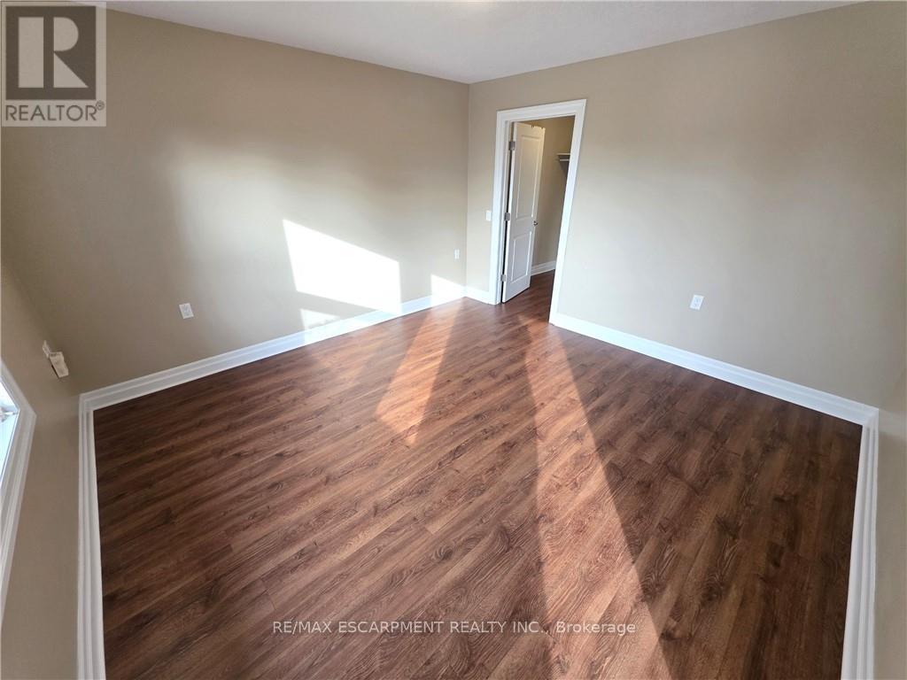 5 Jaczenko Terrace, Hamilton, Ontario  L9B 1T8 - Photo 8 - X12920908