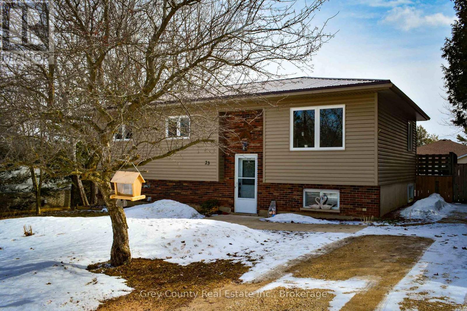 23 Brackenbury Street, Grey Highlands, Ontario  N0C 1H0 - Photo 39 - X12784794
