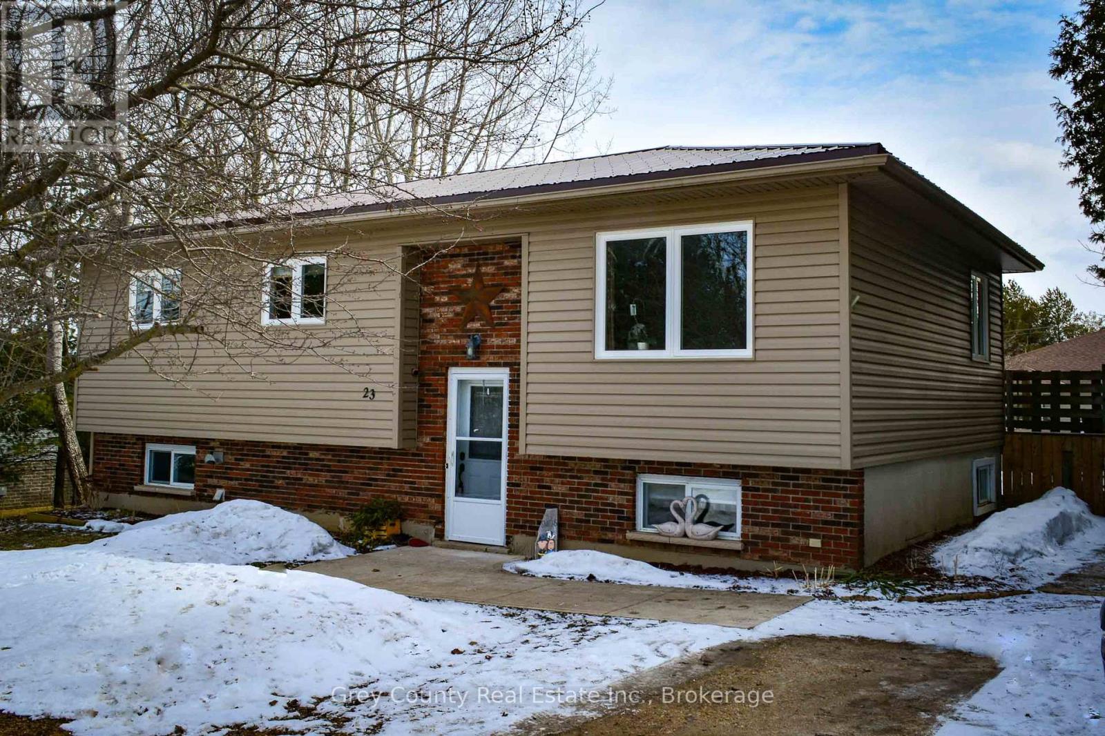 23 Brackenbury Street, Grey Highlands, Ontario  N0C 1H0 - Photo 4 - X12784794