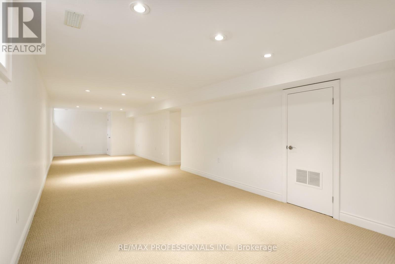 31 Gardenvale Road, Toronto, Ontario  M8Z 4C2 - Photo 39 - W12921018