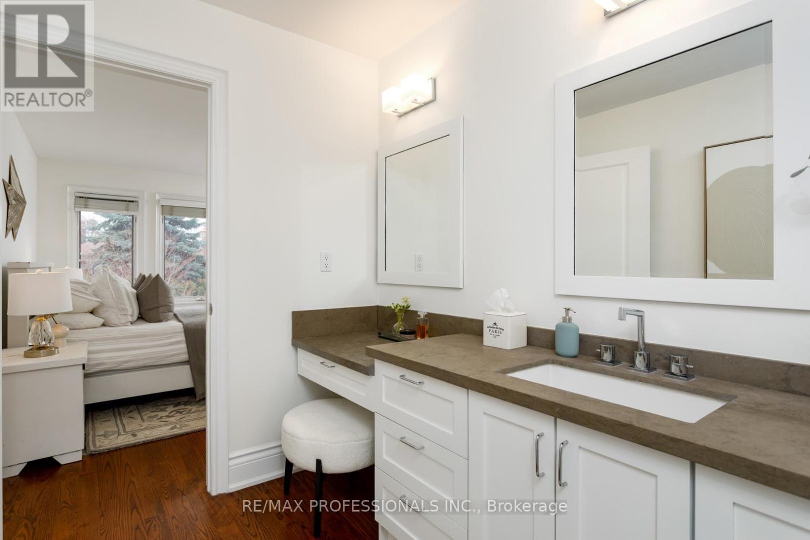 31 Gardenvale Road, Toronto, Ontario  M8Z 4C2 - Photo 28 - W12921018