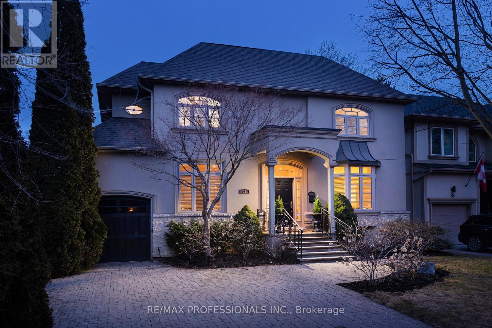 31 Gardenvale Road, Toronto, Ontario  M8Z 4C2 - Photo 2 - W12921018