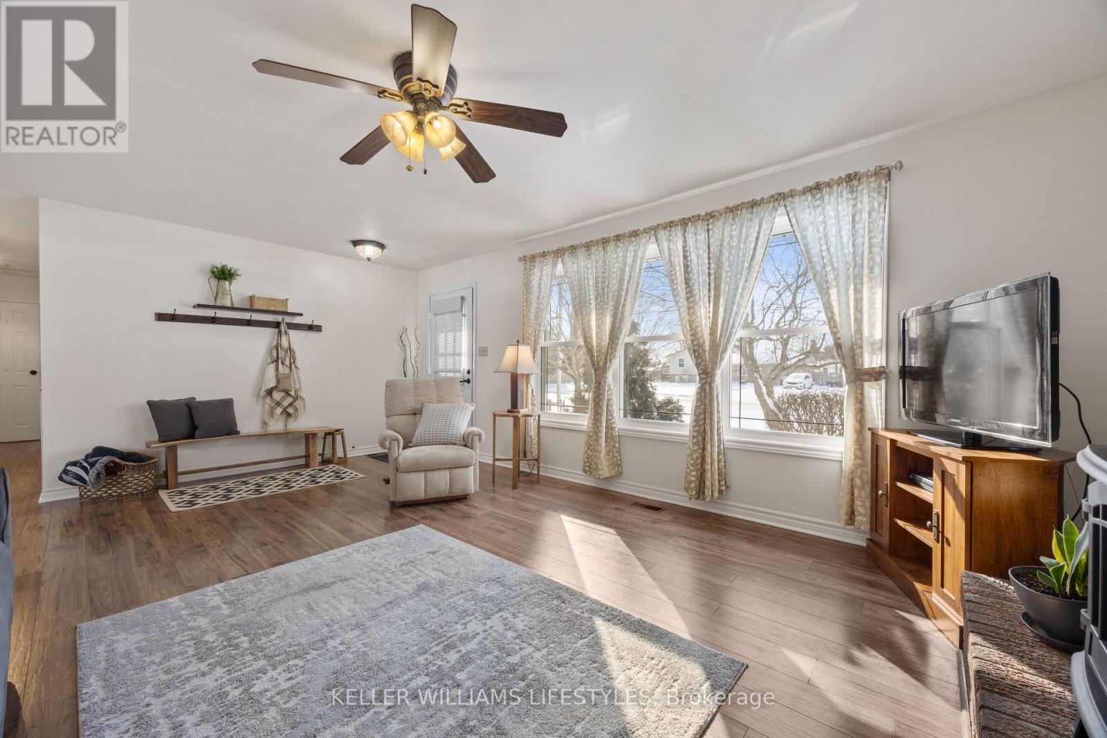 8 East Williams Street, North Middlesex, Ontario  N0M 1A0 - Photo 13 - X12732950