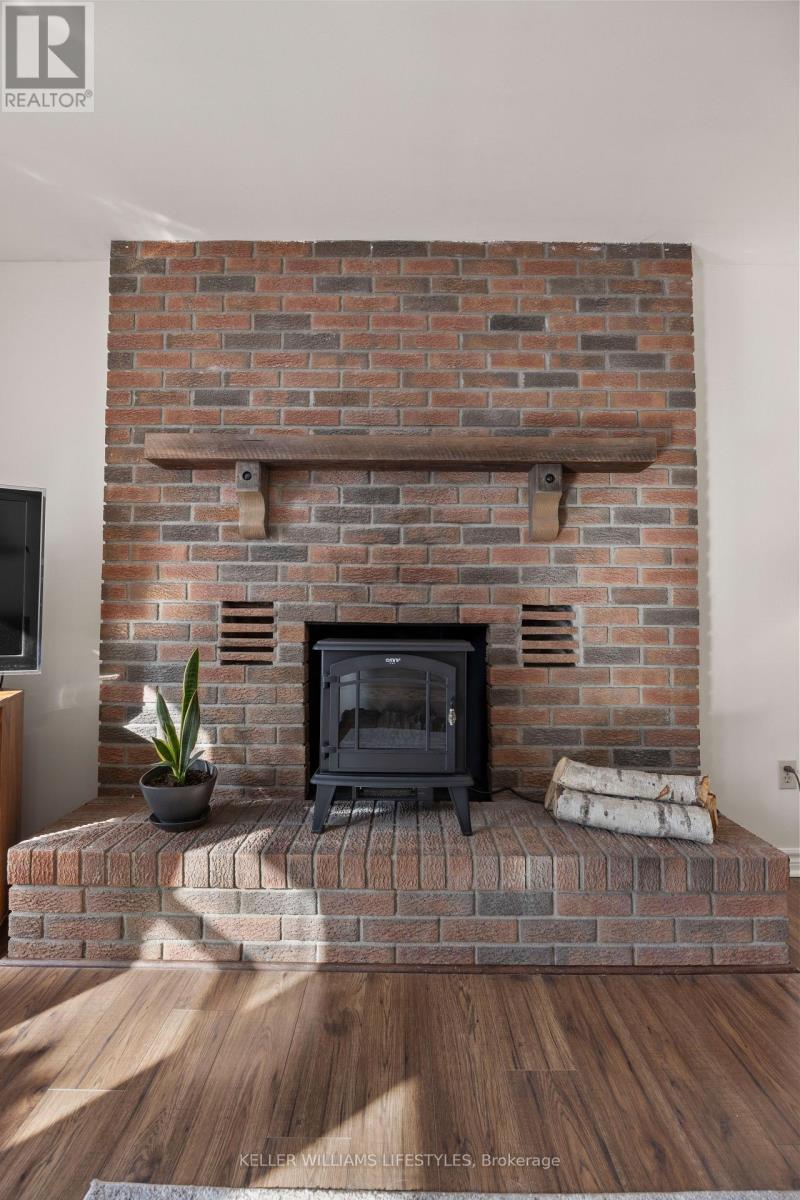 8 East Williams Street, North Middlesex, Ontario  N0M 1A0 - Photo 12 - X12732950