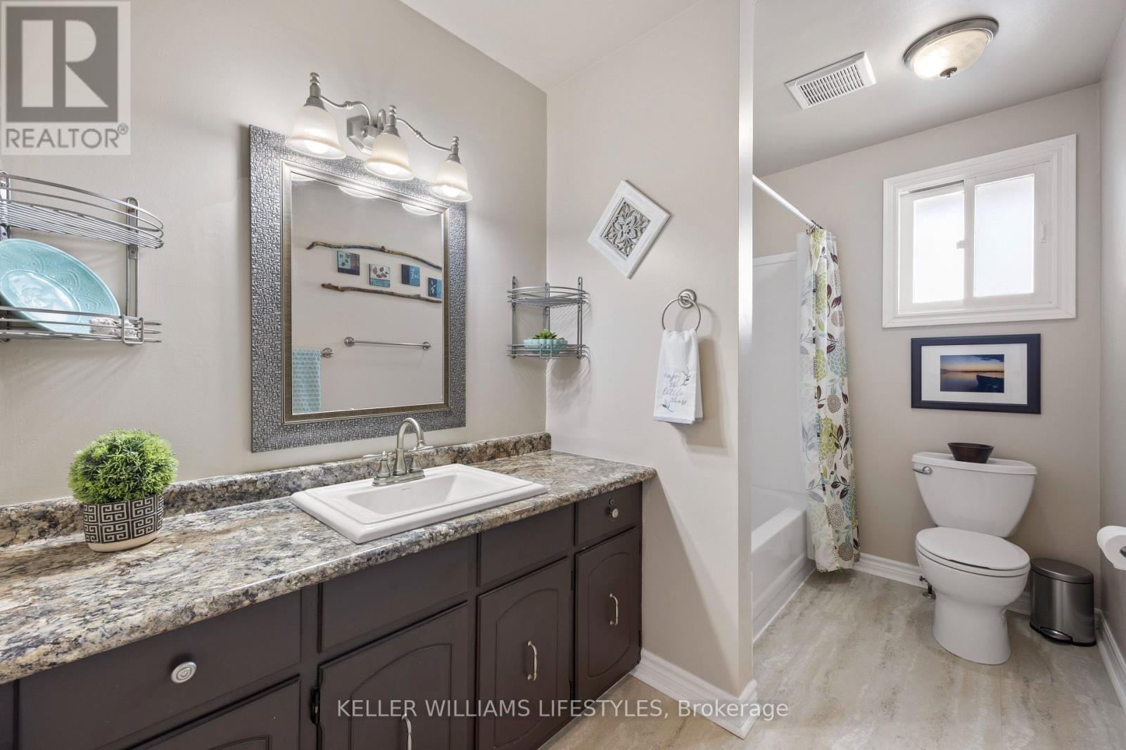 8 East Williams Street, North Middlesex, Ontario  N0M 1A0 - Photo 26 - X12732950