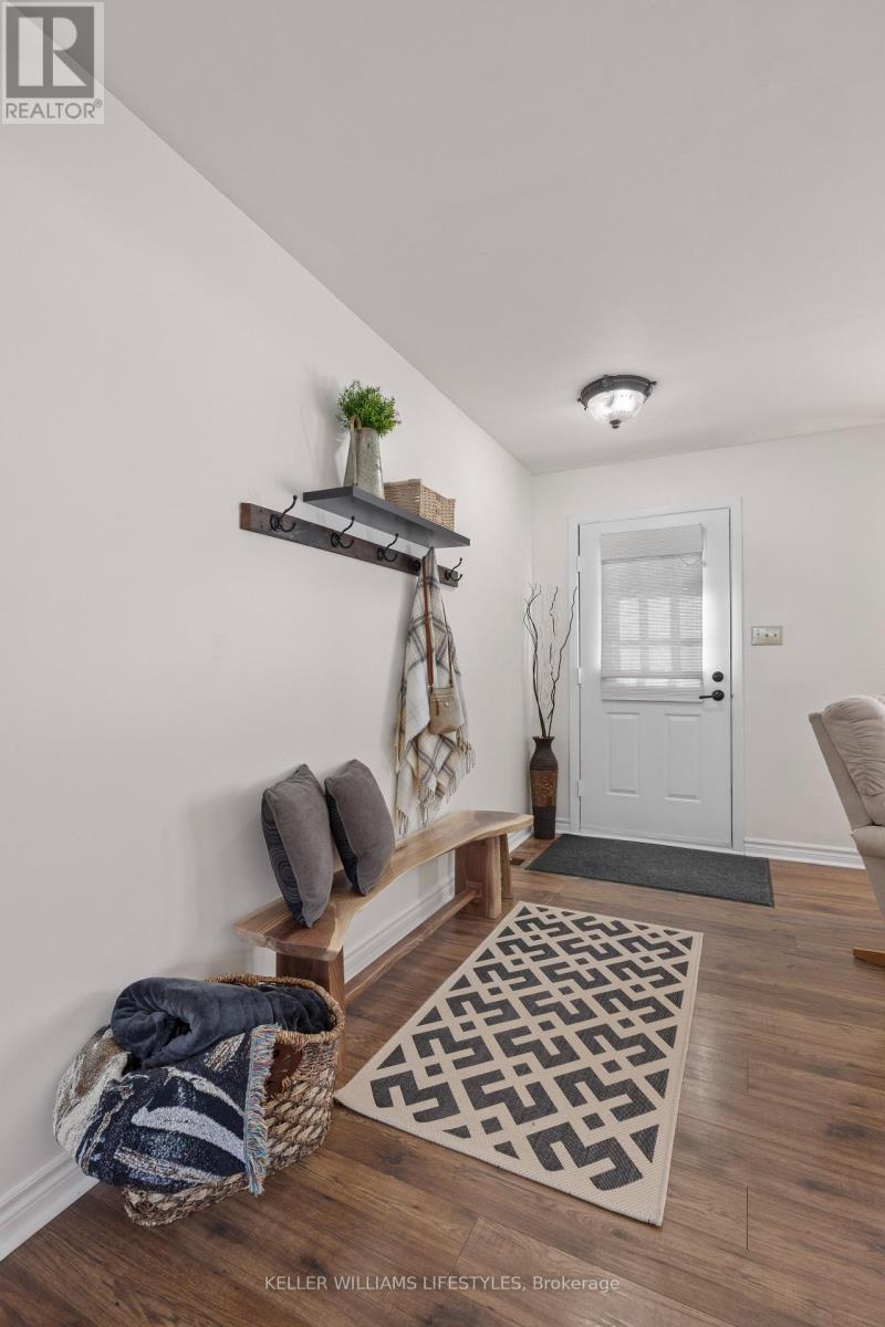 8 East Williams Street, North Middlesex, Ontario  N0M 1A0 - Photo 7 - X12732950