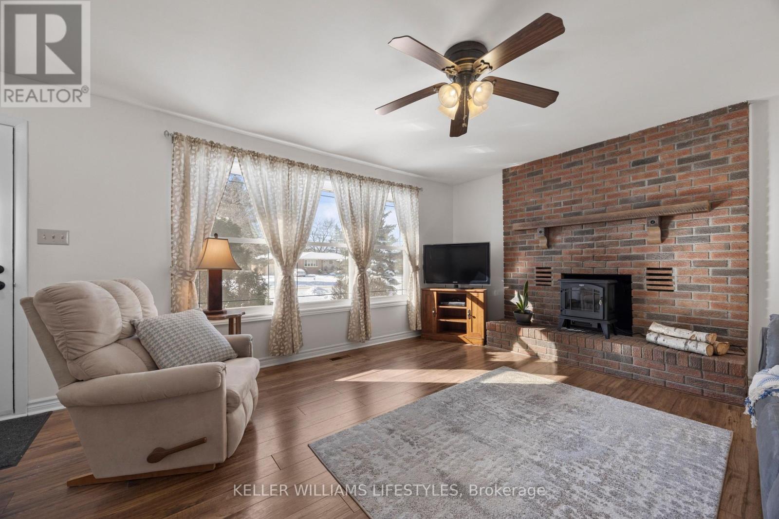 8 East Williams Street, North Middlesex, Ontario  N0M 1A0 - Photo 8 - X12732950