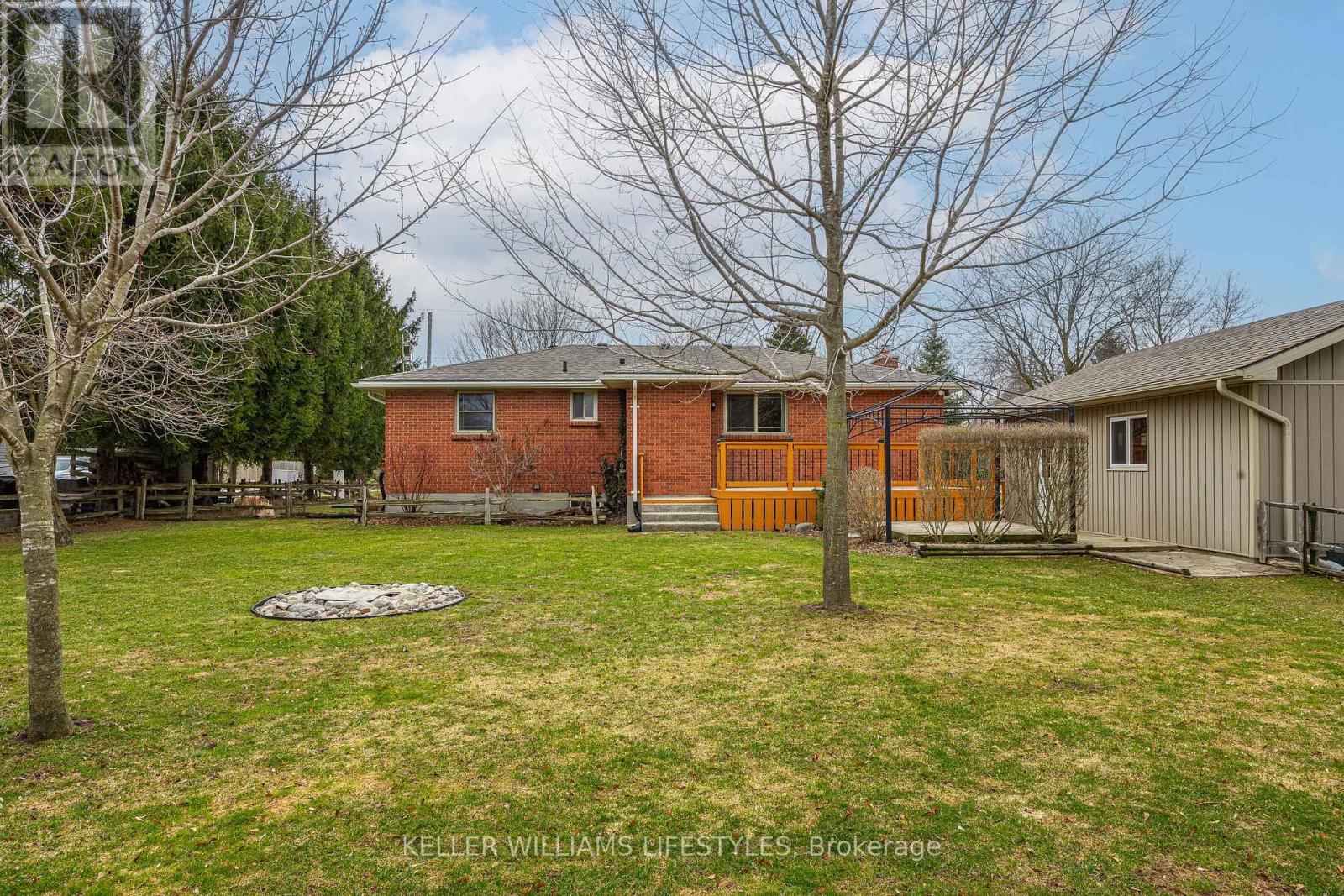 8 East Williams Street, North Middlesex, Ontario  N0M 1A0 - Photo 45 - X12732950