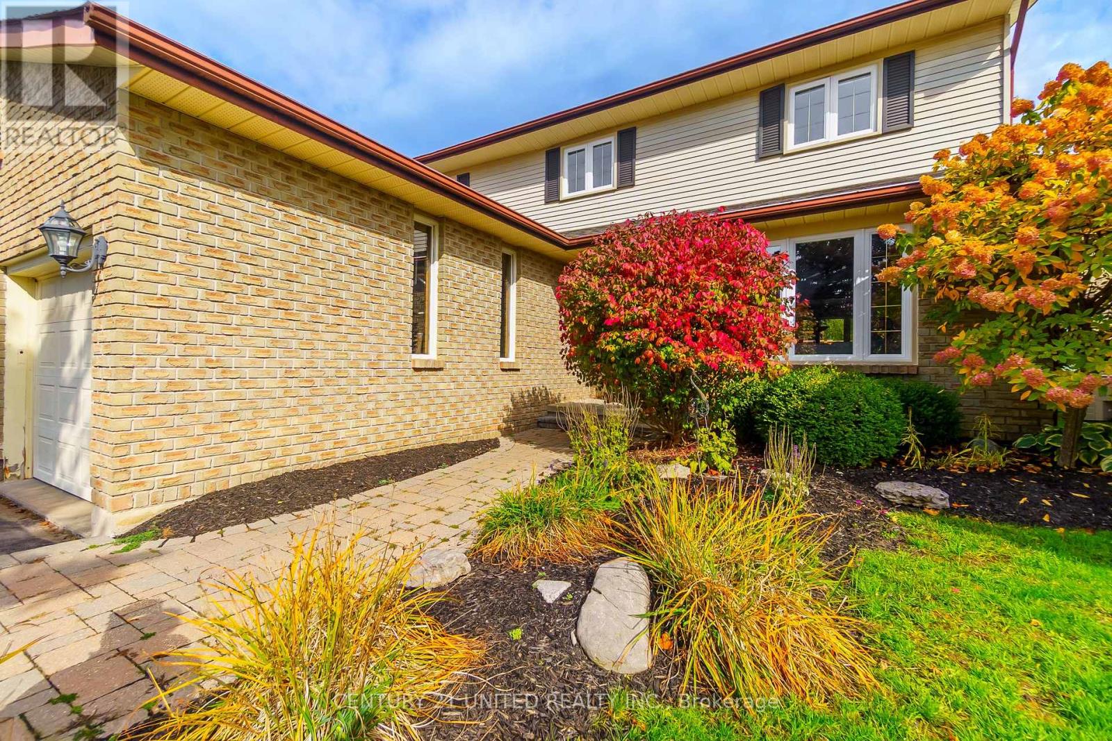 2112 Lorraine Drive, Peterborough, Ontario  K9L 1X4 - Photo 3 - X12921190