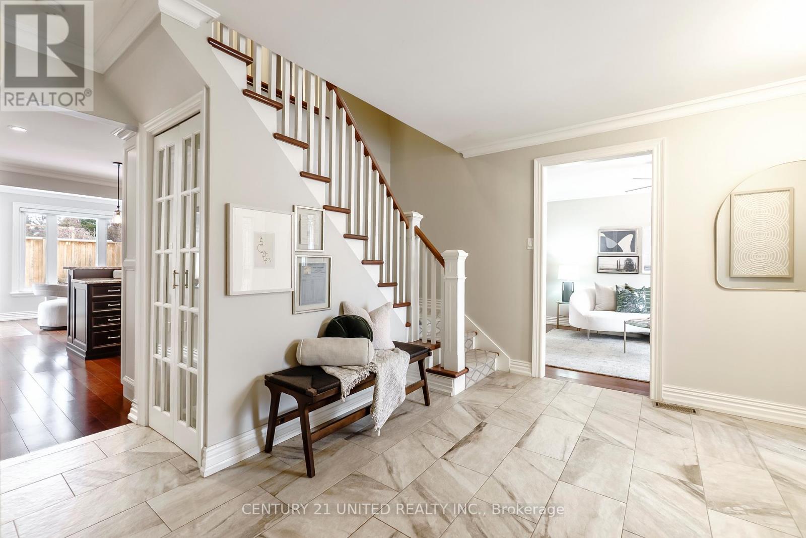 2112 Lorraine Drive, Peterborough, Ontario  K9L 1X4 - Photo 5 - X12921190