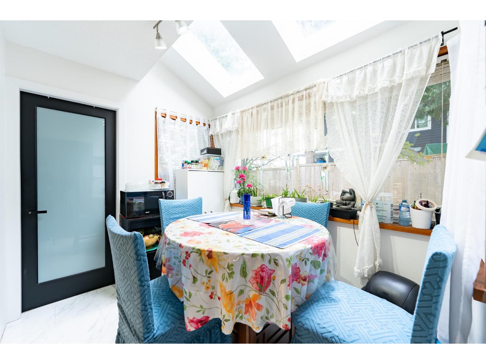 15098 98a Avenue, Surrey, British Columbia  V3R 8H3 - Photo 11 - R3094654