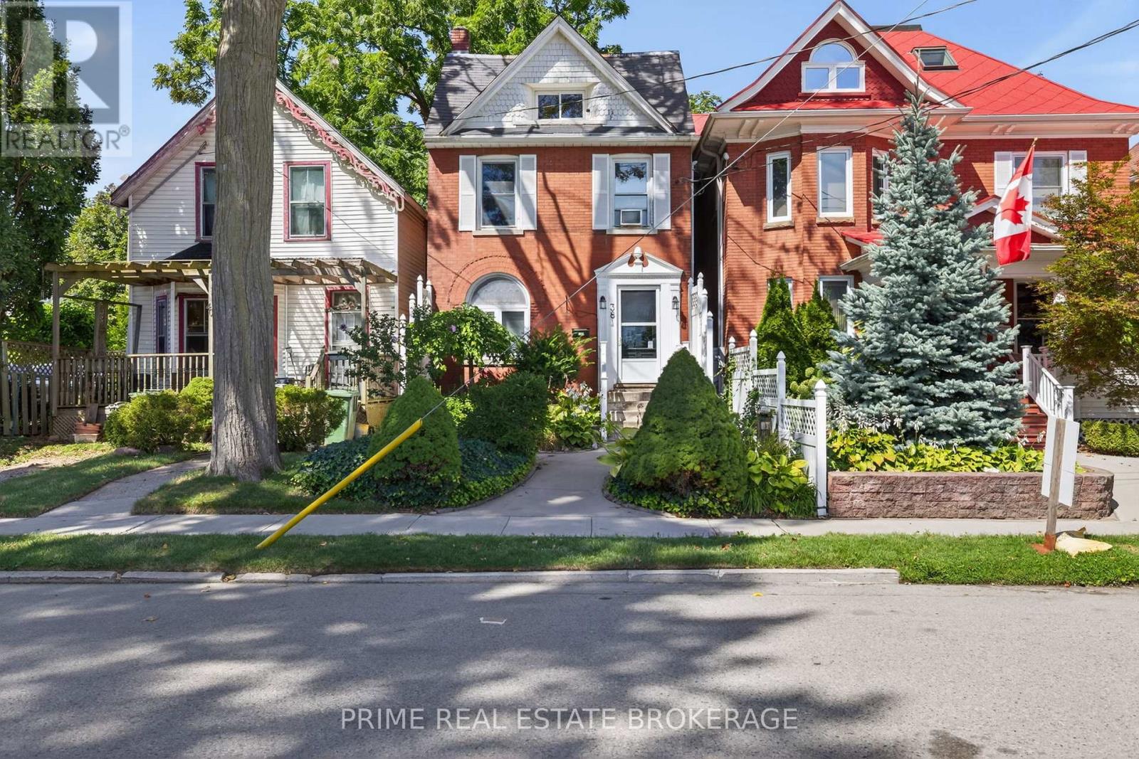 38 Hincks Street, St. Thomas, Ontario  N5R 3N6 - Photo 4 - X12921170