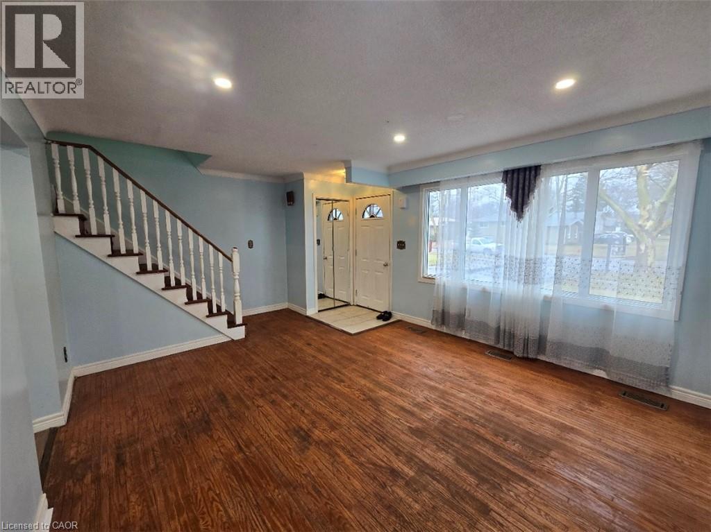 4433 Meadowvale Drive, Niagara Falls, Ontario  L2E 5W8 - Photo 3 - 40815185