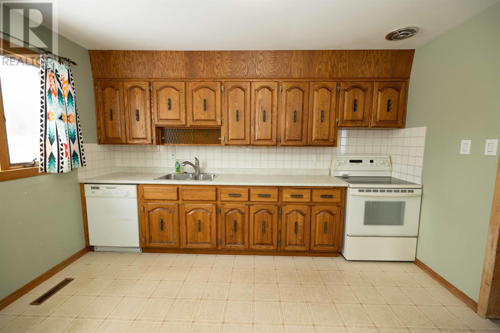 418 Edward St N, Thunder Bay, Ontario  P7C 4P4 - Photo 9 - TB2600466