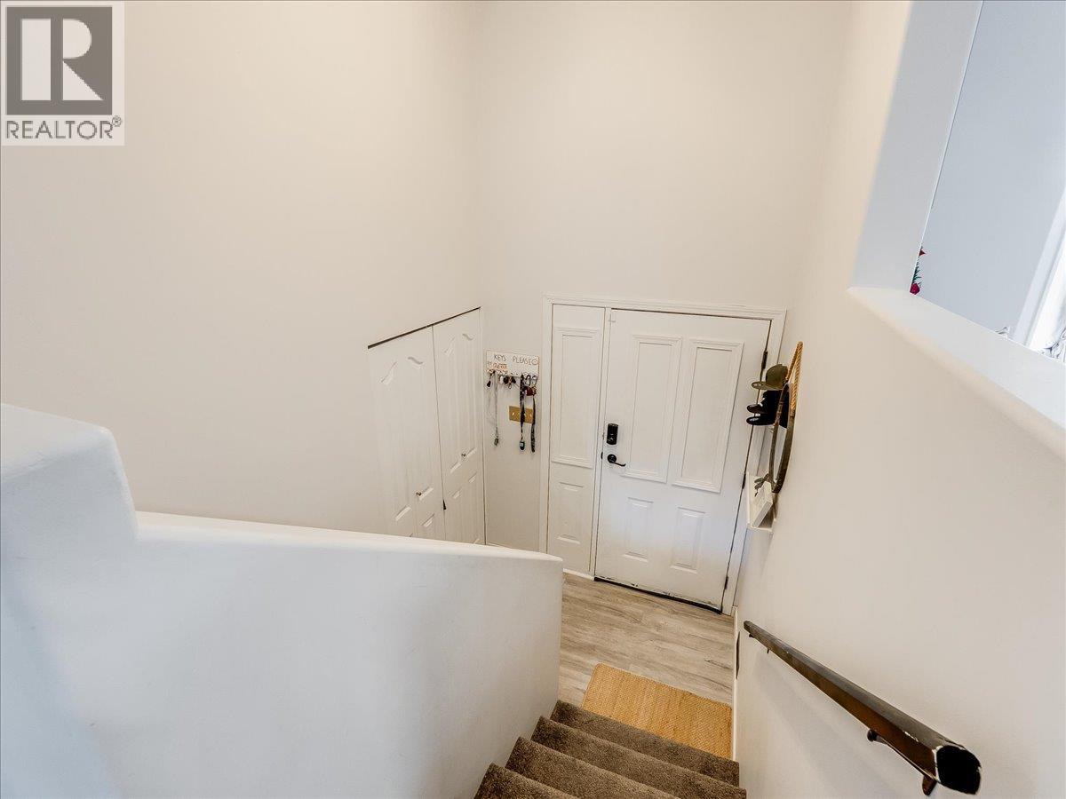 1359 Grosvenor Place, Castlegar, British Columbia  V1N 3X8 - Photo 30 - 10370880