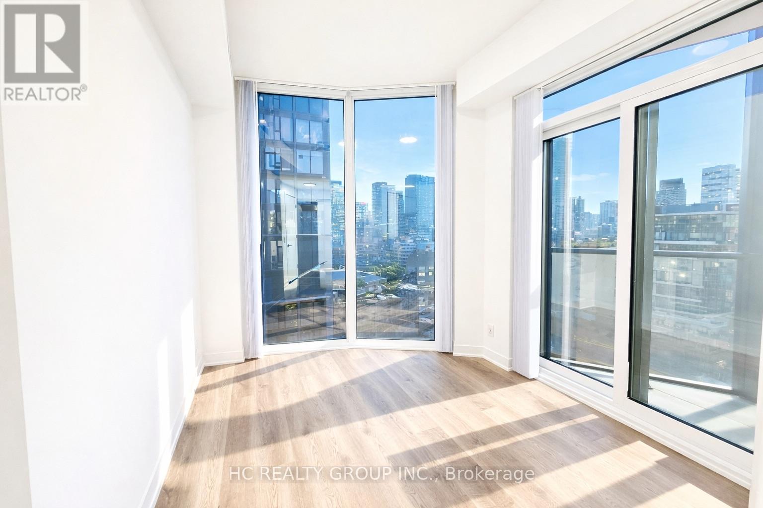 1712 - 180 Front Street E, Toronto, Ontario  M5A 0A9 - Photo 3 - C12846726