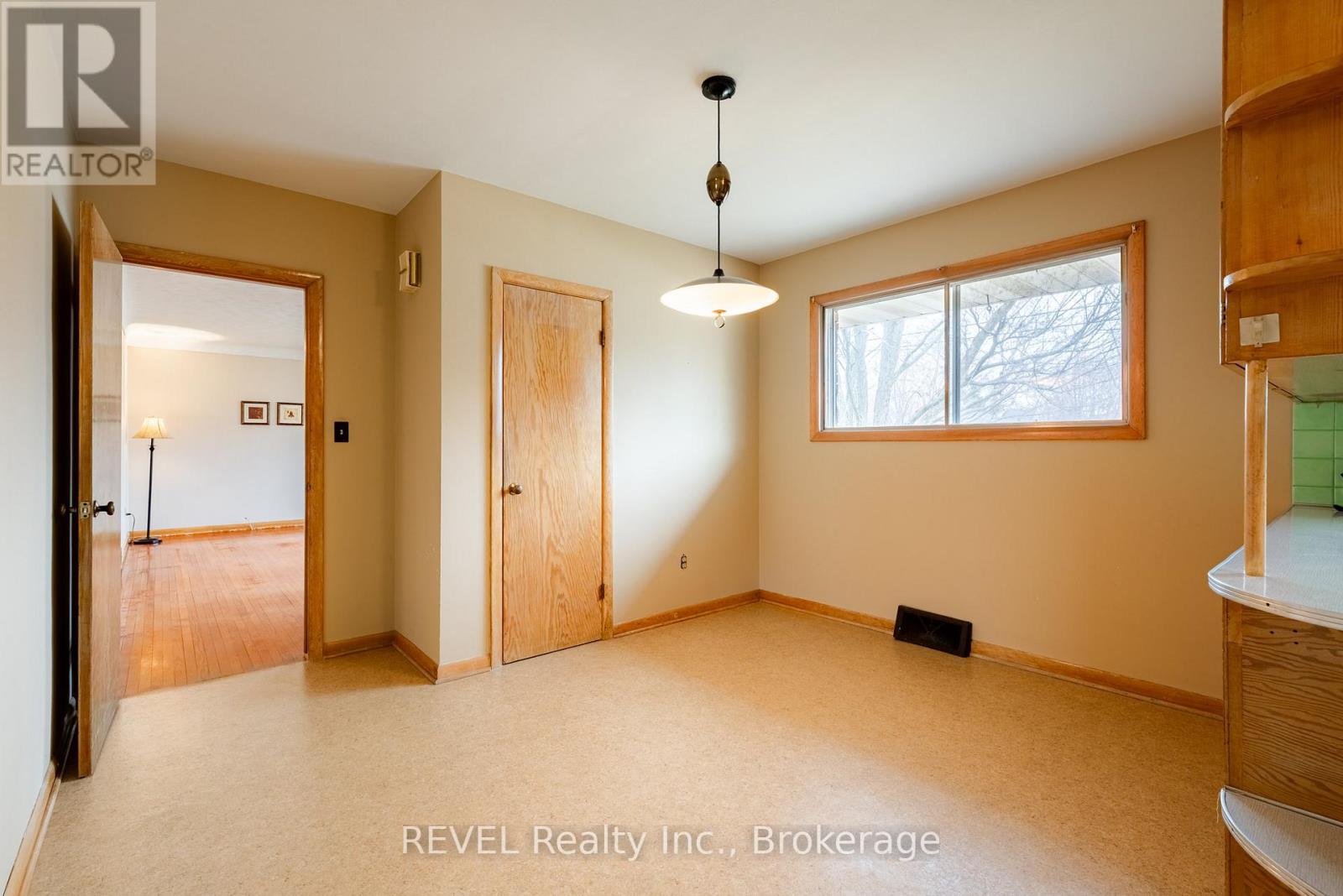 26 Mckenzie Street, St. Catharines (Bunting/linwell), Ontario L2M 2N1 - Photo 12 - X12921174