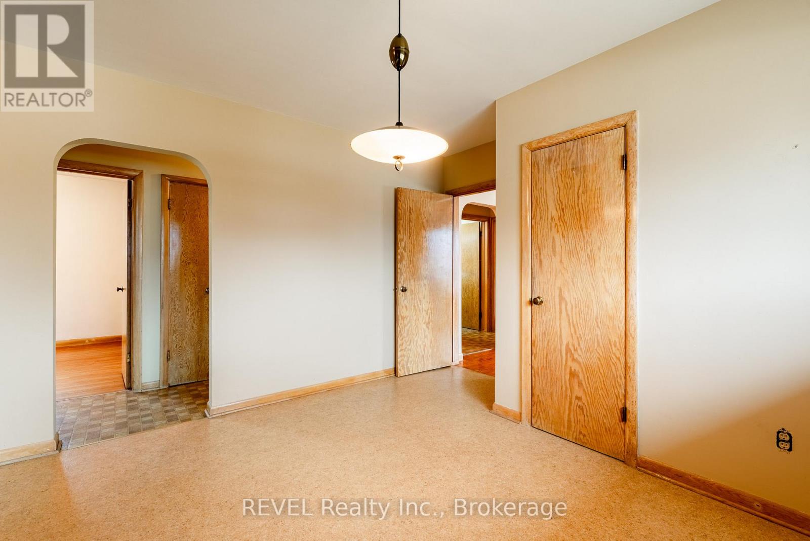 26 Mckenzie Street, St. Catharines (Bunting/linwell), Ontario L2M 2N1 - Photo 13 - X12921174