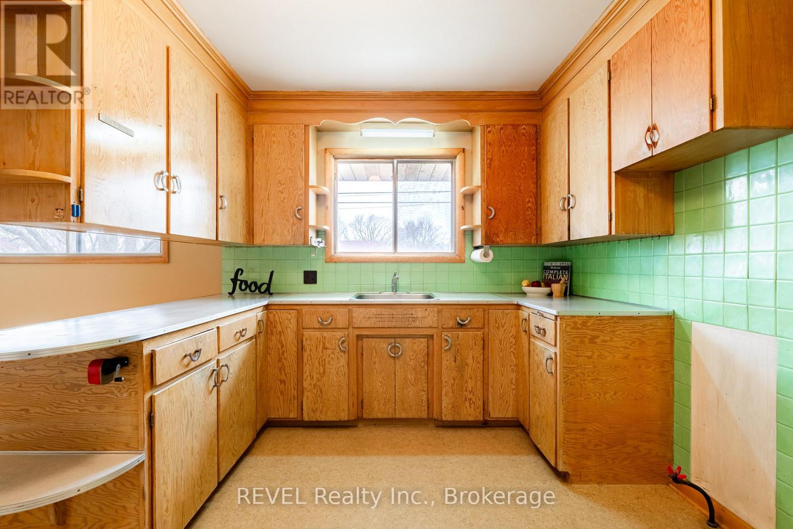 26 Mckenzie Street, St. Catharines (Bunting/linwell), Ontario L2M 2N1 - Photo 14 - X12921174