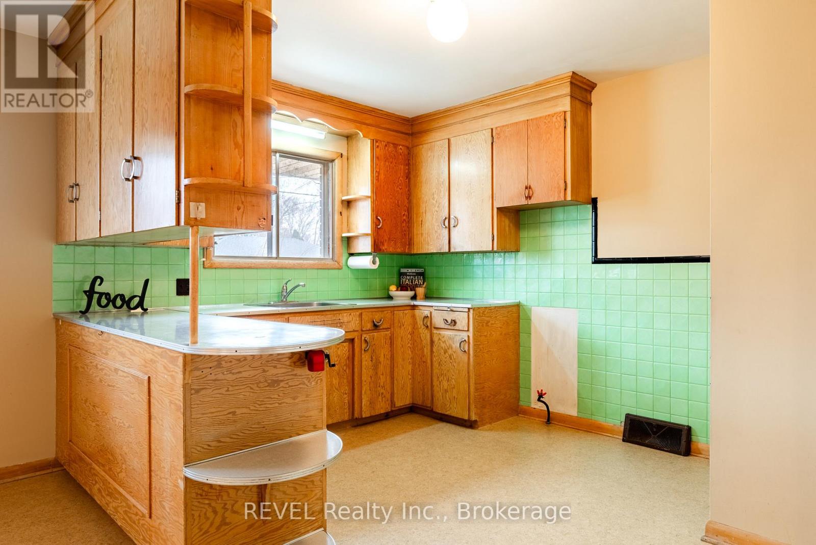 26 Mckenzie Street, St. Catharines (Bunting/linwell), Ontario L2M 2N1 - Photo 15 - X12921174