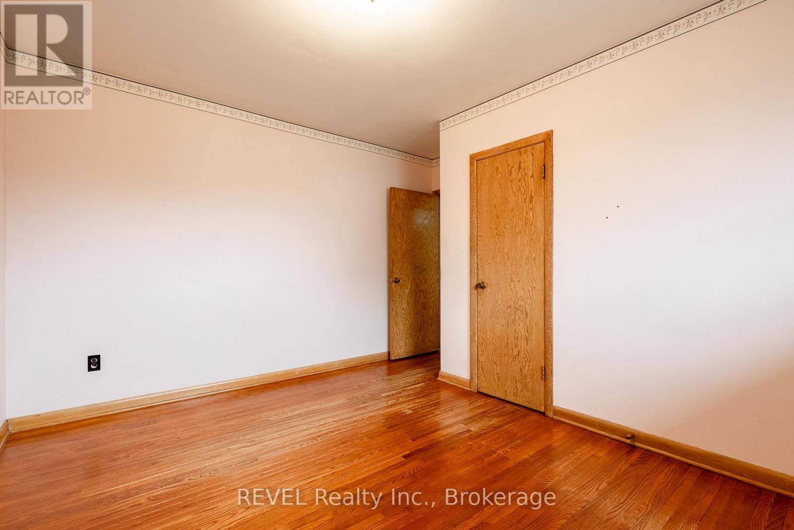 26 Mckenzie Street, St. Catharines (Bunting/linwell), Ontario L2M 2N1 - Photo 19 - X12921174