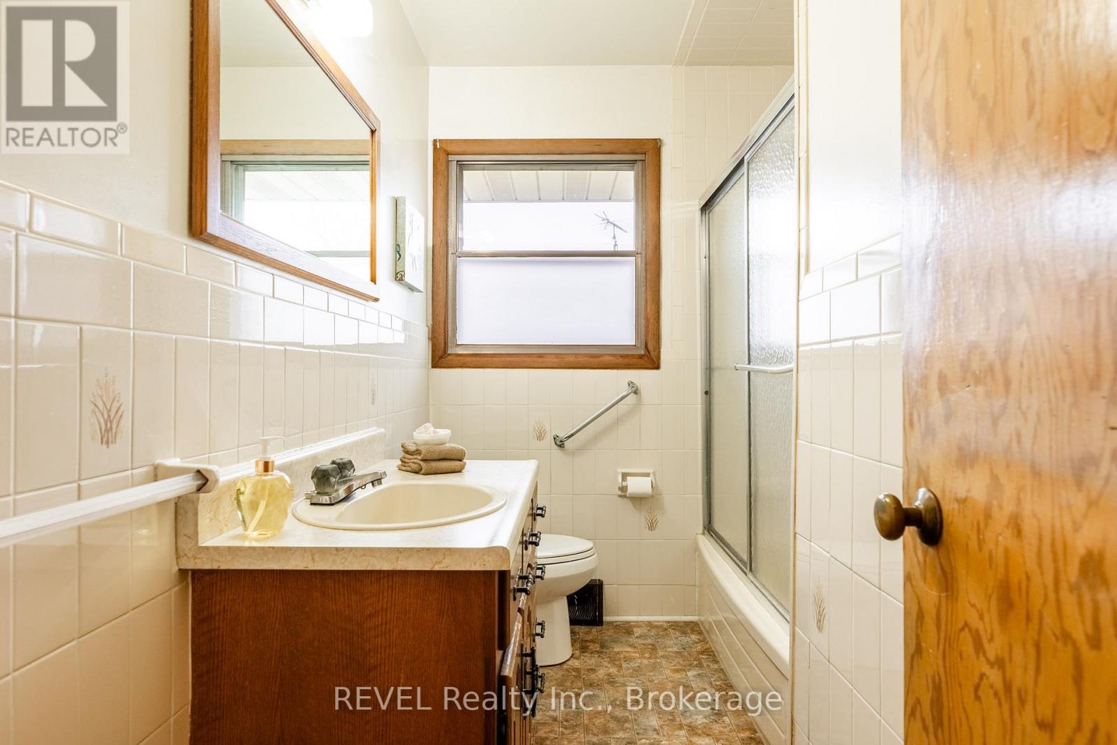 26 Mckenzie Street, St. Catharines (Bunting/linwell), Ontario L2M 2N1 - Photo 20 - X12921174