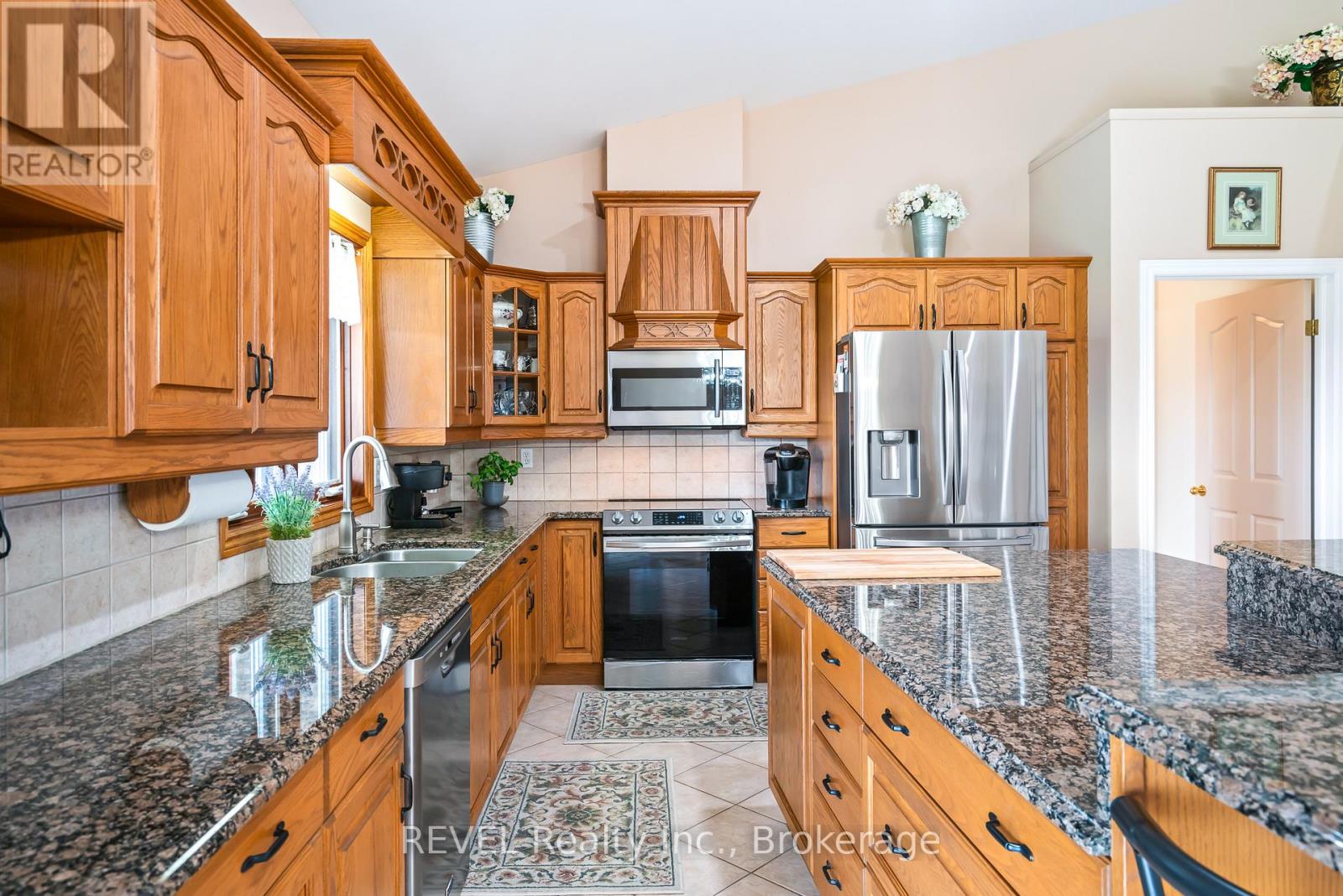 925 Queenston Road, Niagara-On-The-Lake, Ontario  L0S 1J0 - Photo 15 - X12921238