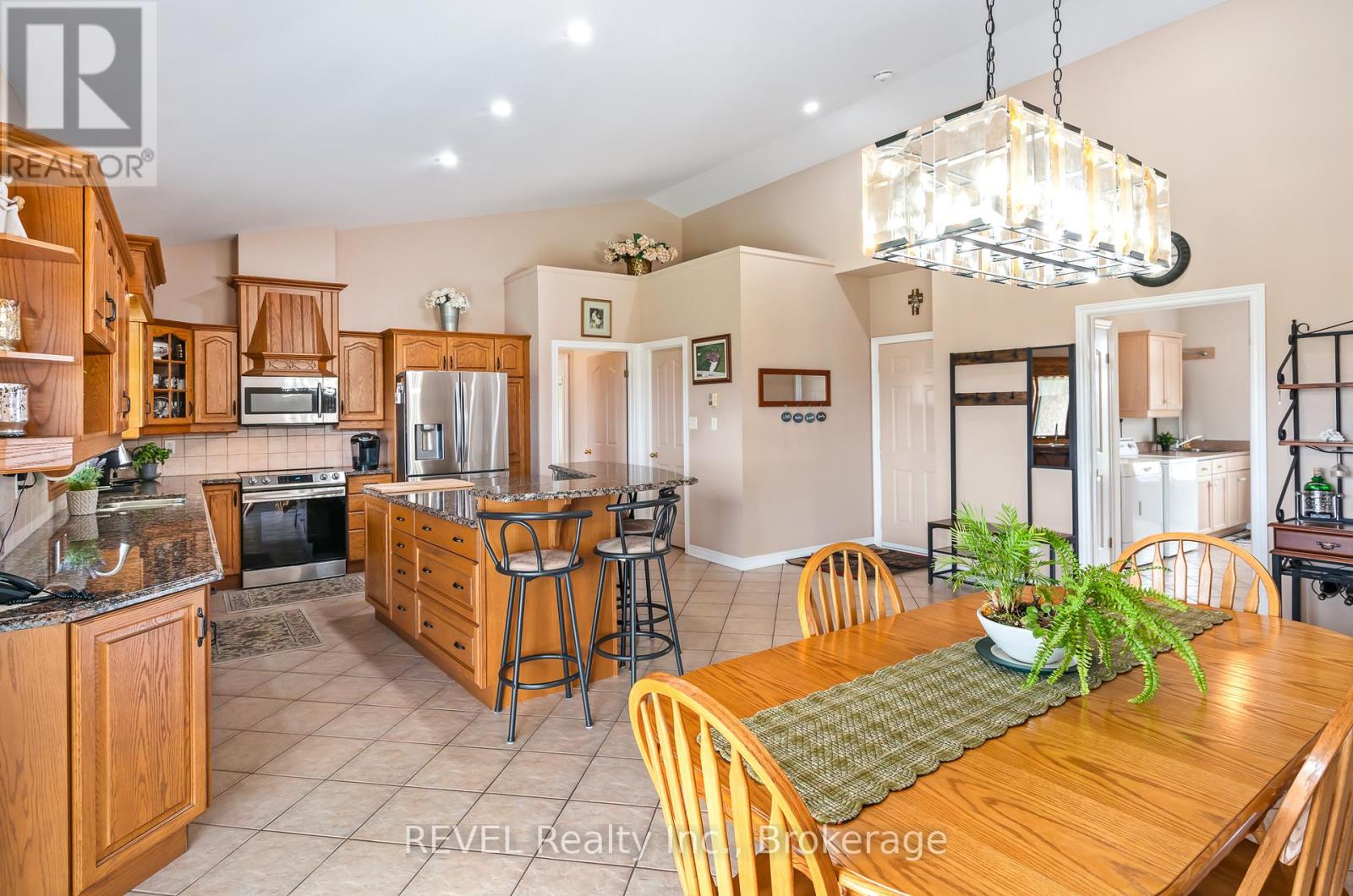 925 Queenston Road, Niagara-On-The-Lake, Ontario  L0S 1J0 - Photo 18 - X12921238